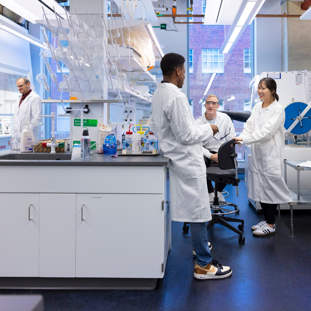 UMD students in a lab